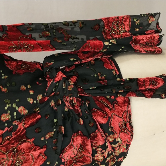 Holiday Wrap Blouse Silk Velvet Burnout Red Roses on Black Sexy Low V Sheer Sle - Picture 3 of 11